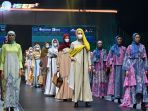 peragaan-busana-muslim-di-isef-2021_20211101_213322.jpg