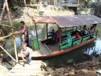 perahu-eret-masih-menjadi-alat-transportasi-warga_20150724_192419.jpg