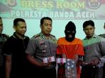 perampok-komplotan-sumatera_20151117_213413.jpg<pf>uang-hasil-rampokan_20151117_213551.jpg