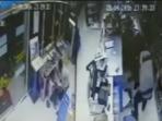 perampokan-minimarket_20160522_113025.jpg