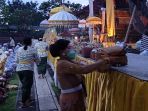 perayaan-hari-raya-galungan-di-pura-kertajaya-kota-tangerang_20220609_053352.jpg