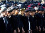 perayaan-idul-fitri-jamaah-al-nadzir-di-gowa_20150718_171310.jpg