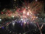 perayaan-tahun-baru-2017-di-bundaran-hi_20170101_184542.jpg