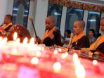 perayaan-waisak-di-semarang_20180529_192343.jpg