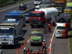 perbaikan-jalan-di-tol-cipularang-sebabkan-kemacetan_20200827_205614.jpg