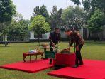 perdana-menteri-belanda-mark-rutte-menanam-pohon-damar.jpg