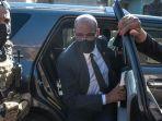 perdana-menteri-haiti-ariel-henry-keluar-dari-kendaraan.jpg