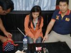 perempuan-asyik-nyabu_20180122_124255.jpg
