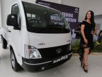 peresmian-tata-motors-medan_20150921_204631.jpg