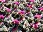 peringatan-hut-tni-di-makassar_20151006_031218.jpg