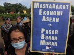 peringati-hari-ibu-aktivis-perempuan-demo-di-istana_20151223_224257.jpg