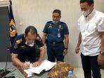 perjanjian-konsesi-oleh-capt-dwi-yanto-0618.jpg