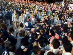 perkelahian-para-anggota-yakuza-jepang-saat-sanja-matsuri_20150731_103031.jpg