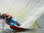 permain-jet-ski-di-danau-sunter-jakarta-utara_20160912_220807.jpg