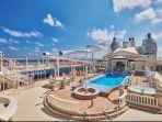 permainan-air-di-kapal-pesiar-resorts-world-one.jpg