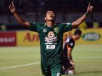 persebaya-bungkam-mitra-kukar_20180923_145852.jpg