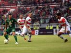 persebaya-ditahan-mu-pada-babak-8-besar-piala-indonesia_20190619_205612.jpg