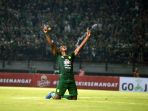 persebaya-surabaya-bantai-persib-bandung-4-gol-tanpa-balas_20190705_225657.jpg