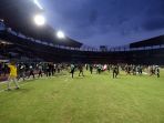 persebaya-surabaya-dikalahkan-di-kandang-bonek-mengamuk_20191029_223025.jpg