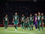 persebaya-surabaya-ditahan-di-kandangnya-oleh-borneo-fc_20191012_215314.jpg