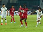 persebaya-surabaya-libas-persis-solo-4-3-di-stadion-manahan_20230625_155227.jpg