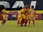 persebaya-surabaya-vs-persik-kediri-imbang-skor-1-1_20221214_005011.jpg