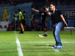 persela-lamongan-bantai-arema-fc_20181117_185941.jpg