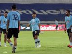 persela-lamongan-vs-persija-jakarta-imbang-1-1-di-bri-liga-1_20220117_155811.jpg