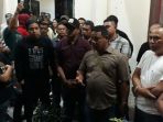 perselisihan-antara-sopir-taksi-pangkalan-dengan-online_20171118_140639.jpg
