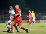 perseru-badak-lampung-fc-main-imbang-1-1-lawan-persib-bandung_20190828_031542.jpg