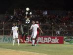 perseru-badak-lampung-takluk-1-3-dari-persebaya-surabaya_20190821_194856.jpg