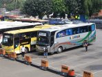 persiapan-armada-mudik-2016-di-terminal-kampung-rambutan_20160520_112214.jpg