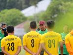 persiapan-laga-liga-2-sriwijaya-fc-terus-latihan_20210908_213727.jpg