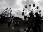 persiapan-pasar-malam-sekaten-di-alun-alun-utara-jogya_20171027_165910.jpg