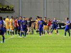 persib-bandung-dipermalukan-mitra-kukar_20170716_181832.jpg