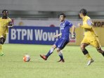 persib-bandung-gulung-barito-putera_20160815_235911.jpg