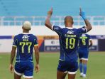 persib-bandung-hadapi-persebaya-surabaya_20221210_175959.jpg