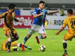persib-bandung-jonathan-bauman-vs-mitra-kukar_20180408_210710.jpg