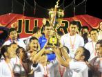 persib-bandung-juara-piala-walikota-padang_20150109_021204.jpg