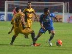 persib-bandung-kalahkan-mitra-kukar_20160619_011214.jpg