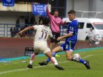 persib-bandung-kalahkan-persija-jakarta-skor-1-0_20230111_211636.jpg