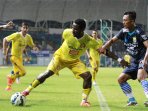 persib-bandung-kalahkan-ps-polri-dalam-laga-uji-coba_20160315_163937.jpg