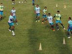 persib-bandung-latihan-jelang-laga-perdana-piala-presiden-2022_20220612_124532.jpg