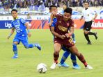 persib-bandung-lumat-psm-makassar-5-2_20191222_224920.jpg