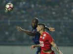persib-bandung-melawan-arema-fc_20170416_221607.jpg