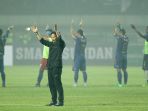 persib-bandung-melawan-arema-fc_20170416_221625.jpg