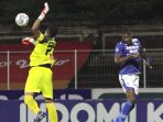 persib-bandung-menang-atas-persita-tangerang-berkat-gol-penalti_20220109_020343.jpg