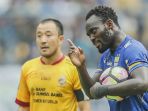 persib-bandung-michael-essien-vs-sriwijaya-fc_20180218_124048.jpg