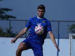 persib-bandung-nick-kuipers-liga-1.jpg