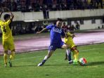 persib-kandaskan-mitra-kukar_20170225_212108.jpg